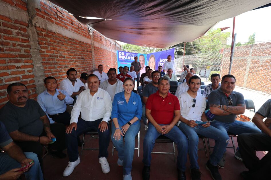 Recibe Ivonne Pantoja respaldo de Taxi Del Valle