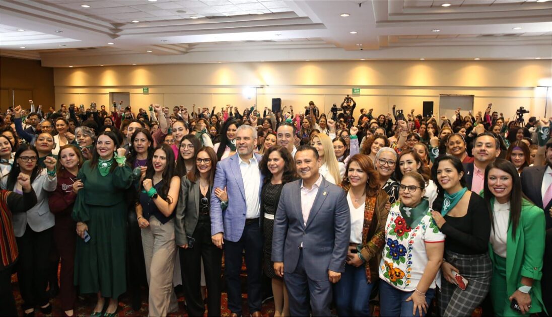 Con firma de decreto se materializa derecho a decidir de las mujeres: Bedolla