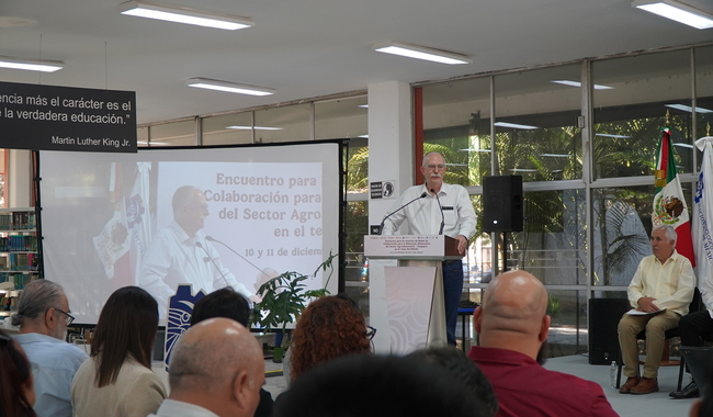 “Sin innovación, la agricultura de México no tiene fututo y, por ello, es necesario asumir el compromiso de cuidar los recursos, el suelo y agua para producir más alimentos y garantizar el bienestar de todas y todos”, destacó el secretario Julio Berdegué