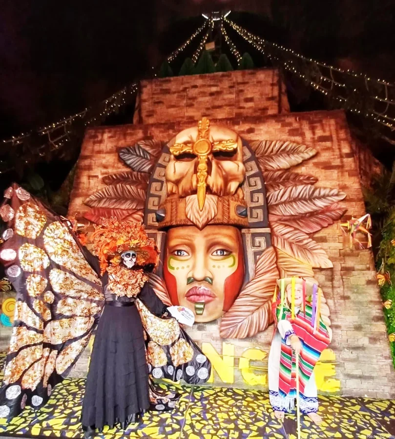 La Catrina Monarca posando en el estand de Michoacán en la Fitur