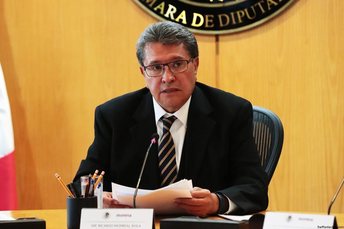 Ricardo Monreal durante conferencia en Toluca sobre deportaciones masivas y agenda legislativa