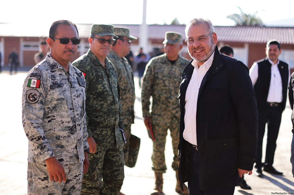 Gobernador Alfredo Ramírez Bedolla encabezando reunión del Grupo de Inteligencia Operativa en Michoacán.