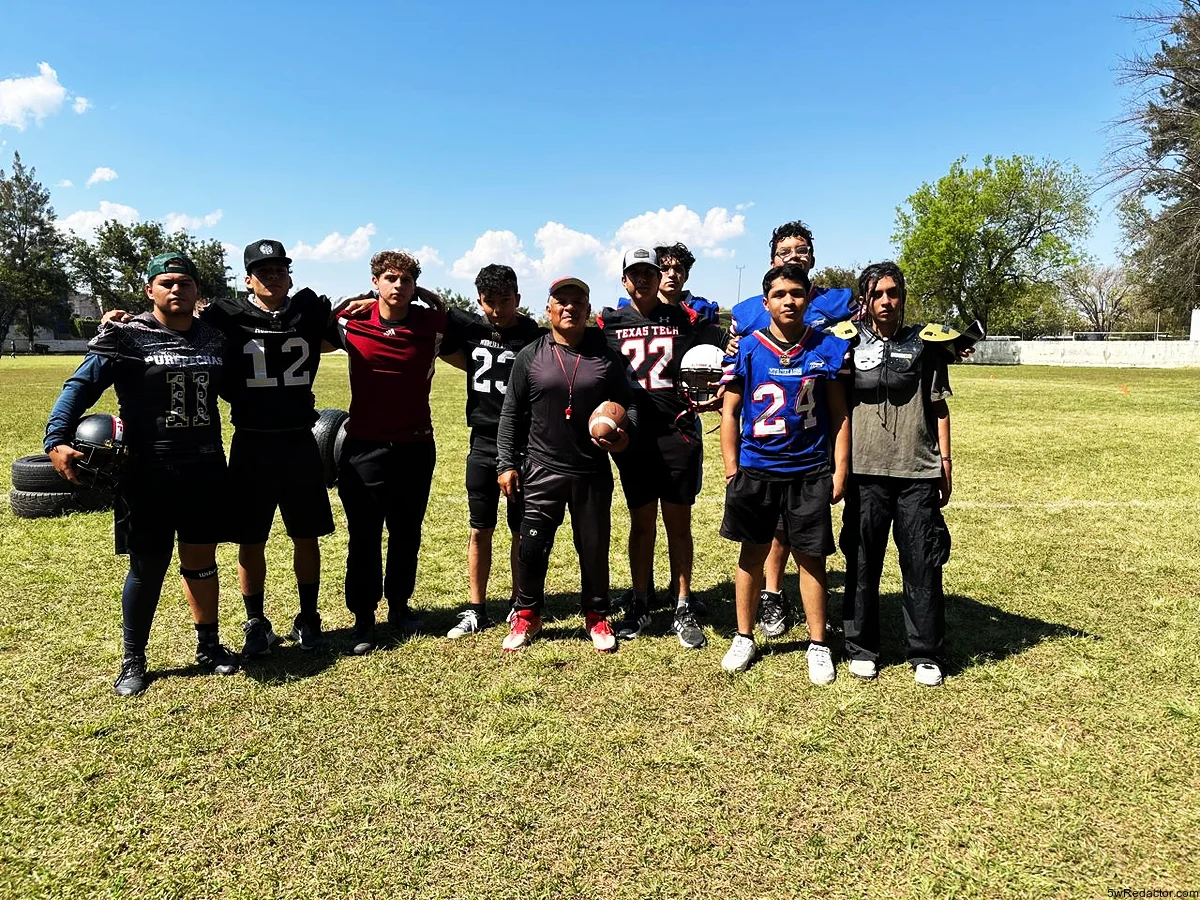 Jugadores de los Murciélagos de Zamora entrenando en la Unidad Deportiva El Chamizal