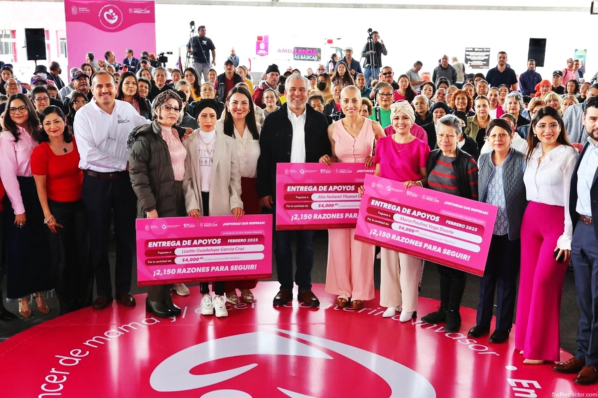 Entrega de apoyos económicos a mujeres con cáncer