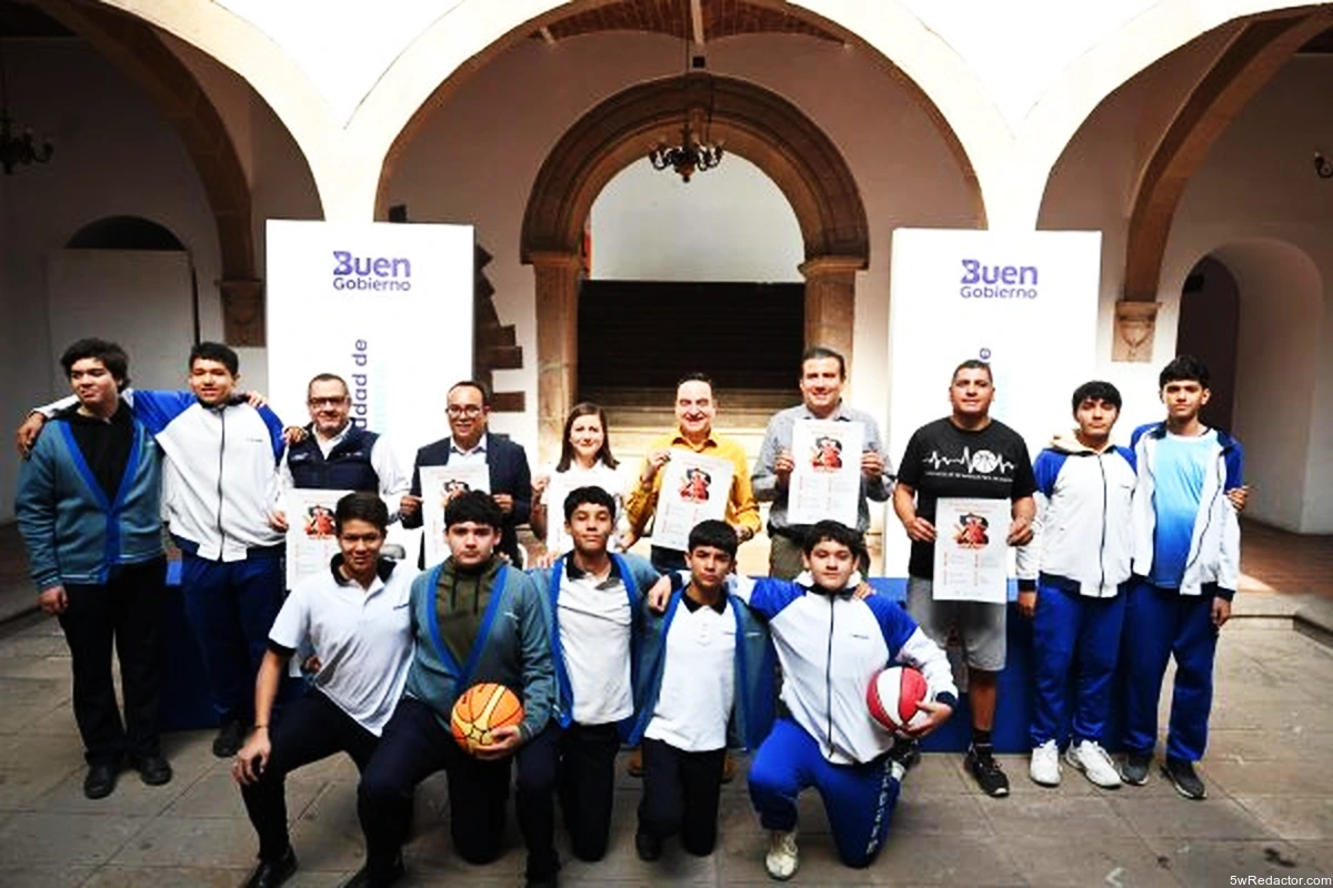 Estudiantes celebrando en la Liga Escolar de Basquetbol