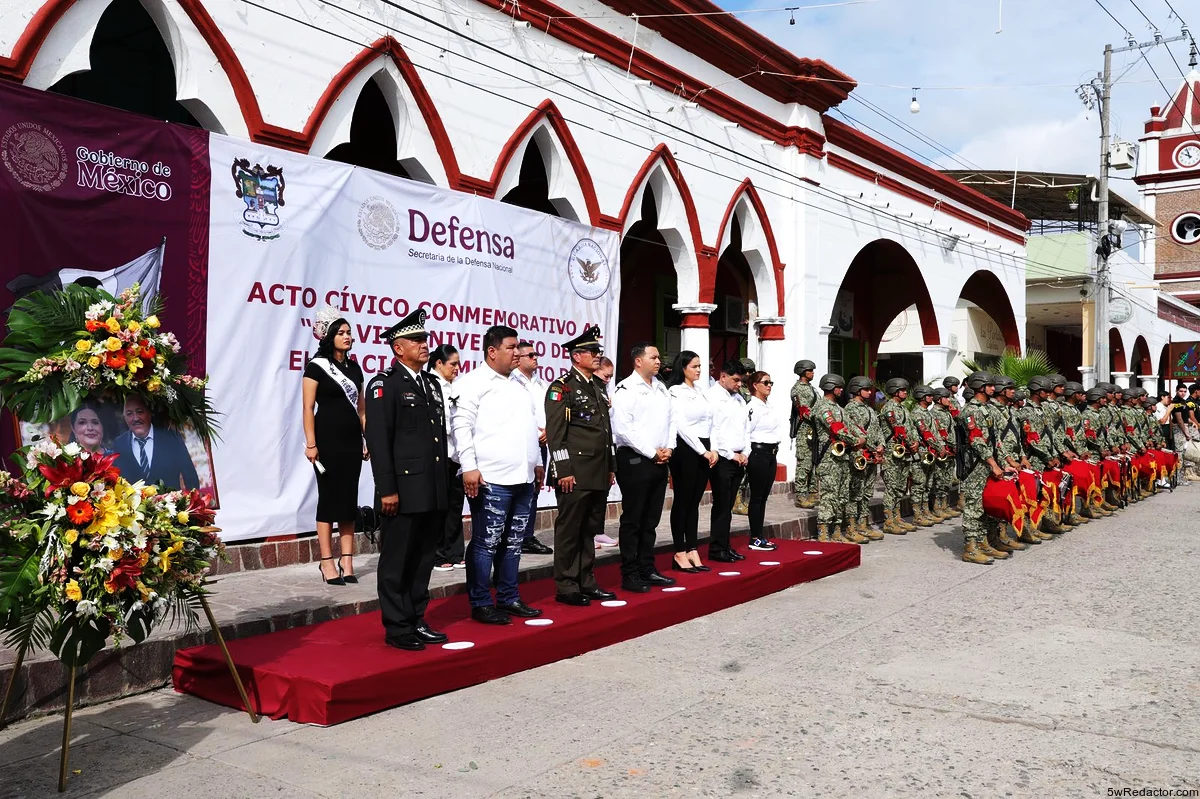 desfile cívico-militar Tepalcatepec
