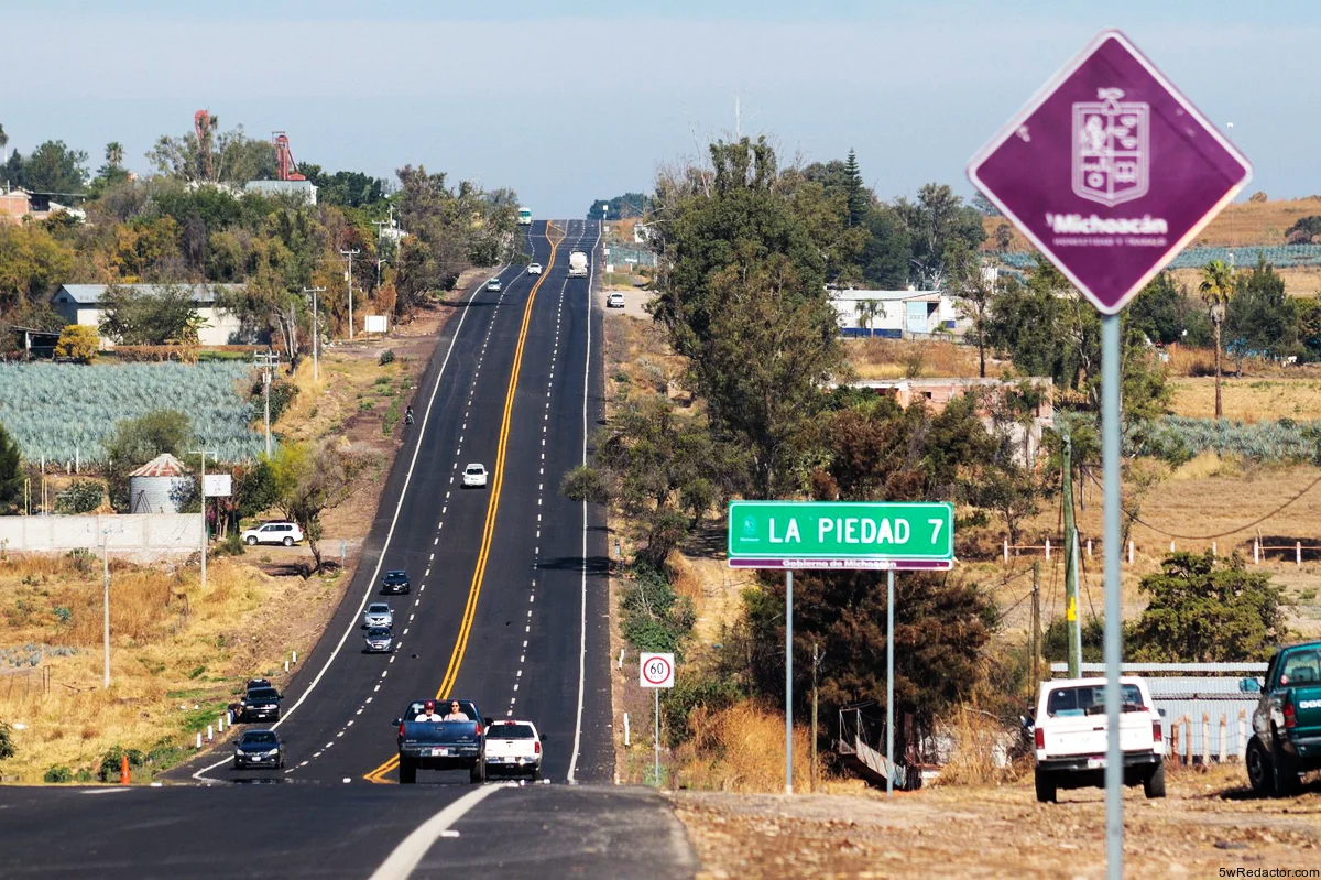 Educación, salud y carreteras: así se invierte en Michoacán