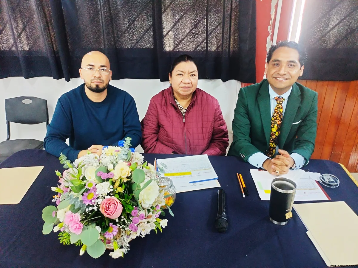 Tayde González Arias comparte consejos a jóvenes talentosos del CBTIS 162