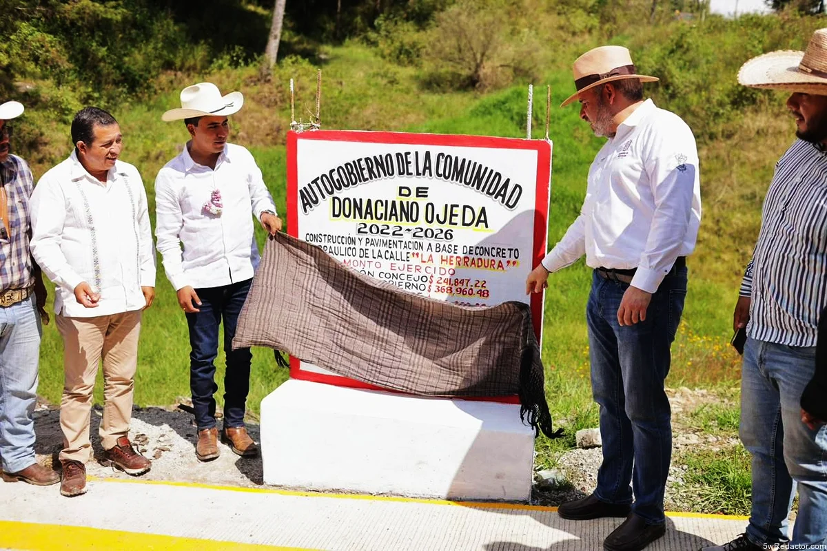 Inaugura Bedolla calle y domo en Donaciano Ojeda