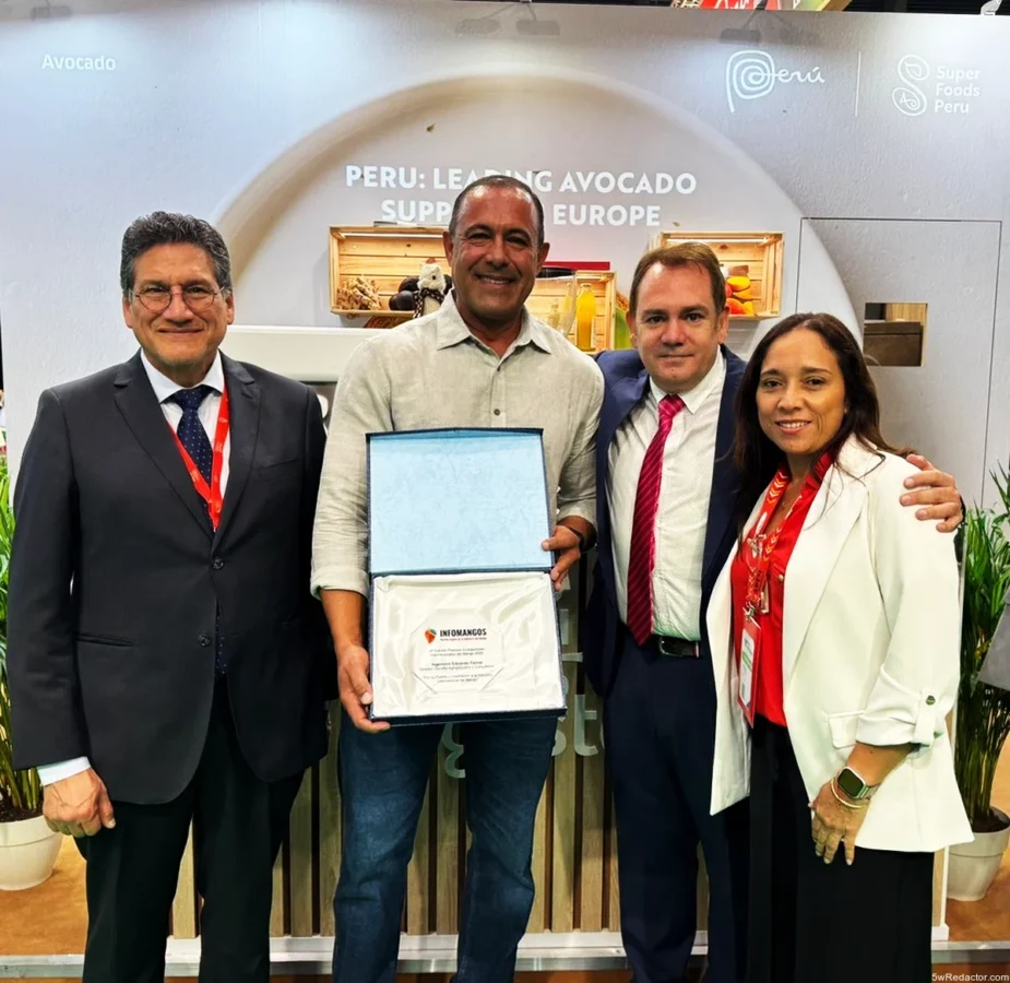 Ingeniero Eduardo Ferraz recibe el Premio Embajador Internacional del Mango 2025