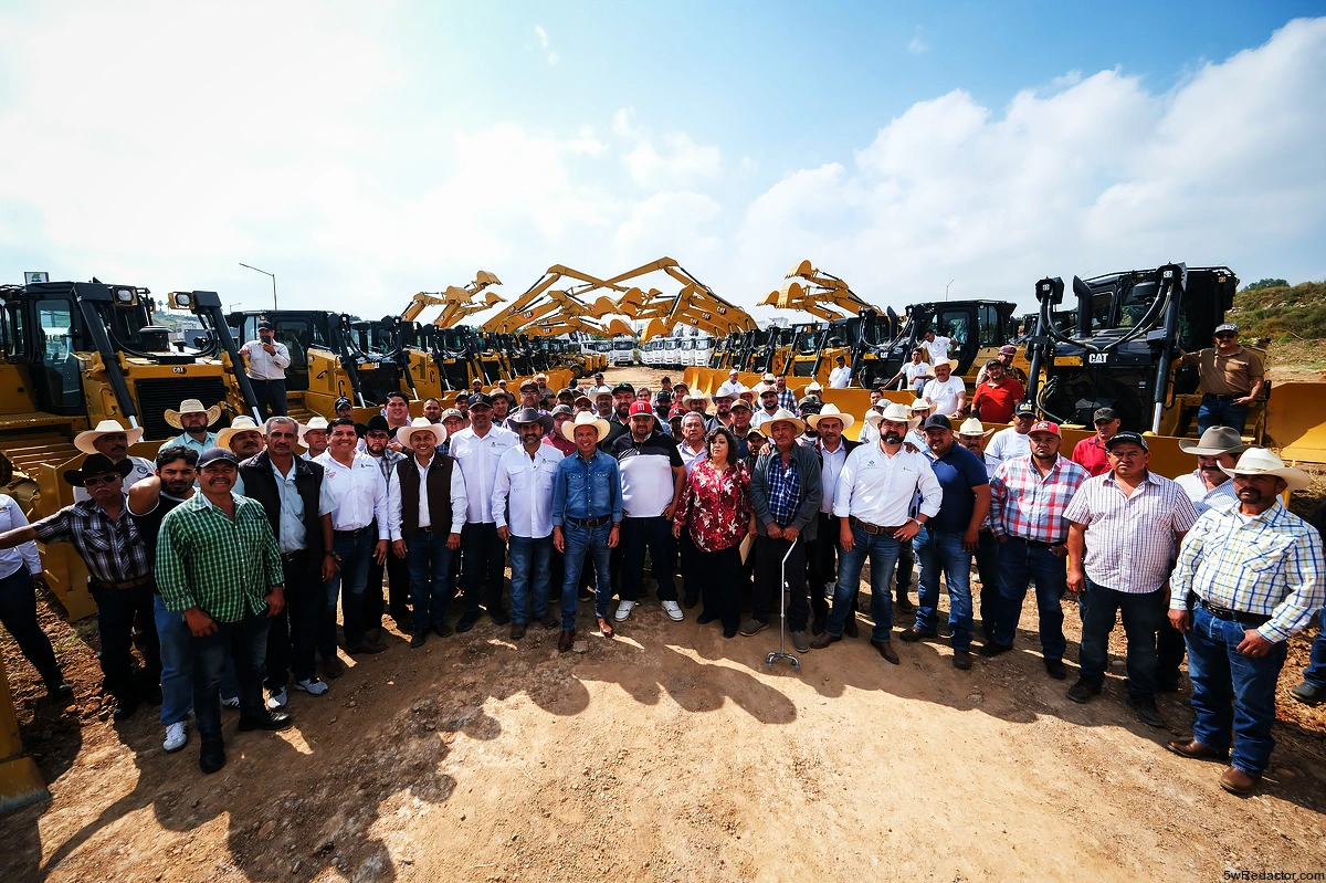 Gobierno de Jalisco fortalece al campo con maquinaria pesada