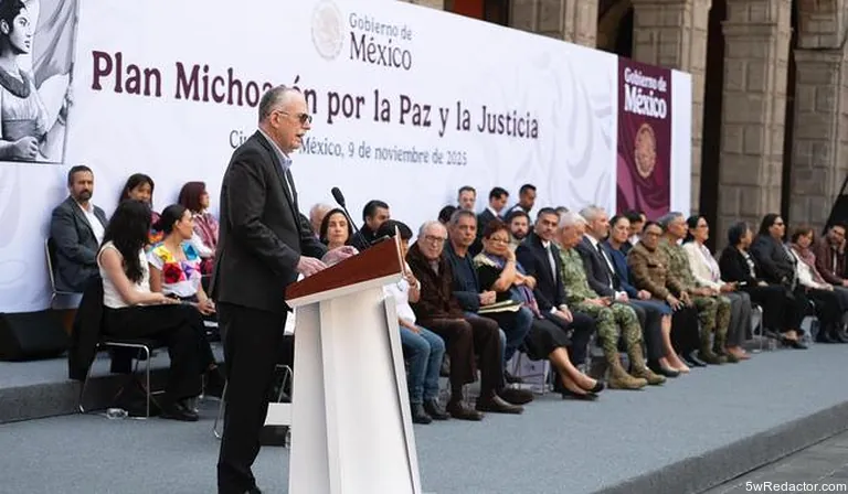 Julio Berdegué presenta apoyos Sader en Plan Michoacán 2025.