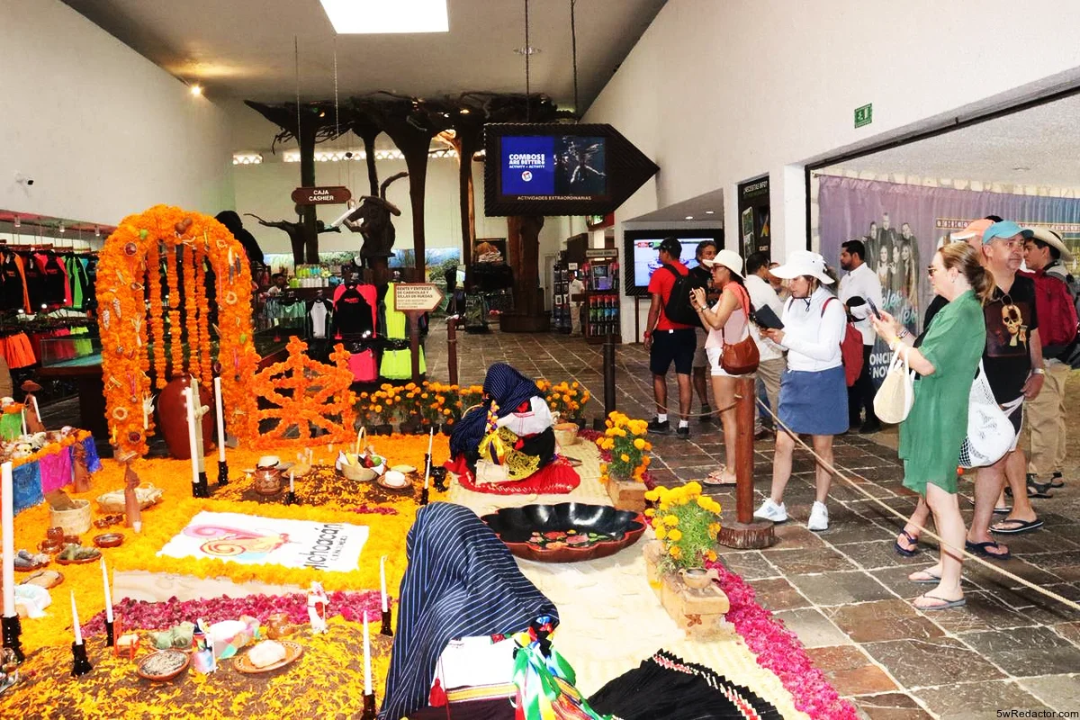 Turistas cautivados por tradición Michoacán en Xcaret