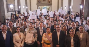 Docentes galardonados NEM en ceremonia SEP 2025.
