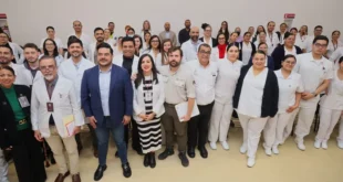 Especialistas médicos y enfermeras en Plan Michoacán por la Paz y la Justicia