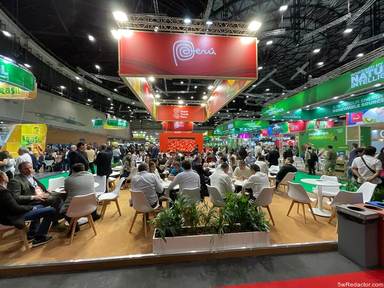 Mango peruano Global Produce Floral Show Anaheim.