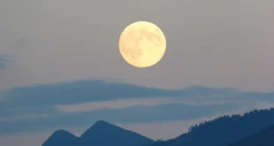 Luna llena captada con telescopio