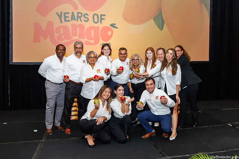 Celebración del 20 aniversario National Mango Board 2025 en Anaheim.