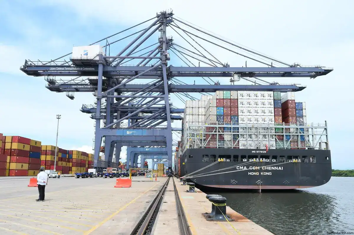 Ampliación contenedores Puerto Lázaro Cárdenas para polos Bajío Uruapan.